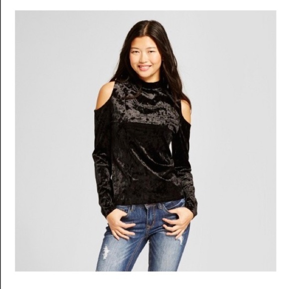 Mossimo black top